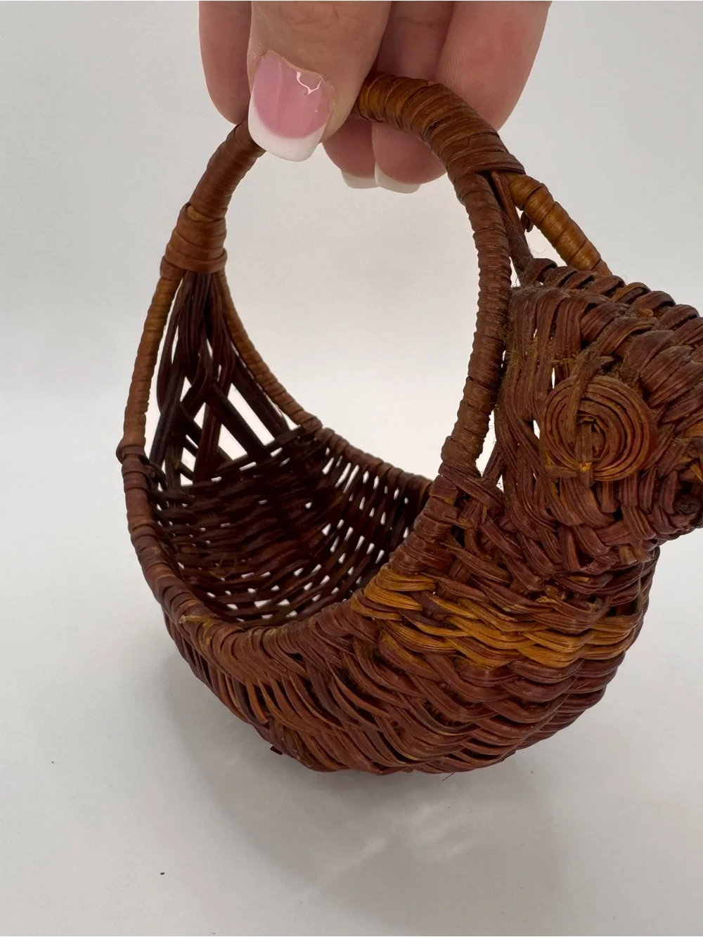 Vintage Wicker Swan Basket Rustic Boho Cottagecore Decor